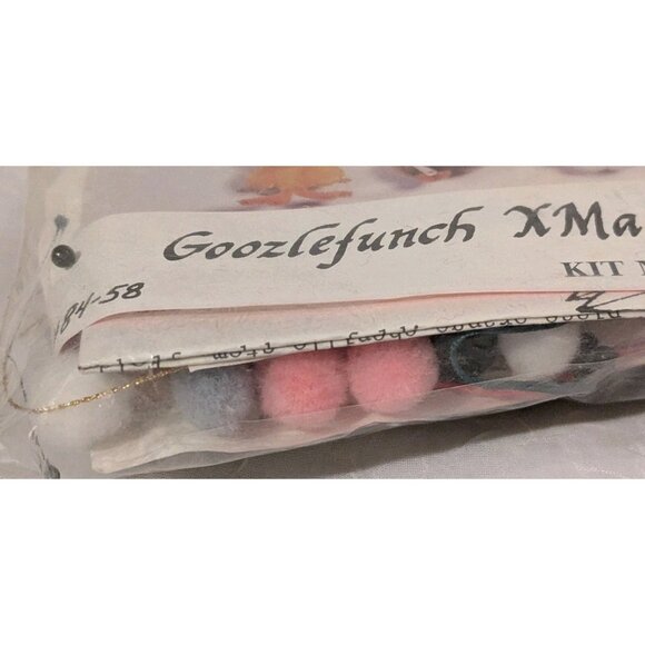 Merri Mac Christmas Kit Pom Poms Goozlefunch Animals Bunch Craft DIY Vtg #84-58 - Picture 9 of 11